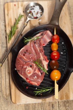 çiğ kuzu pirzolası