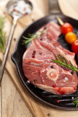 çiğ kuzu pirzolası