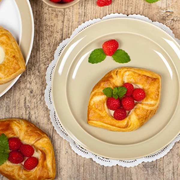 Raspberry pastries — Stock Photo, Image