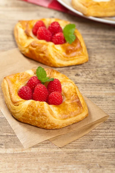 Raspberry pastries — Stock Photo, Image