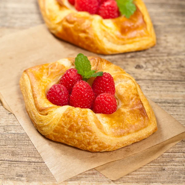 Raspberry pastries — Stock Photo, Image