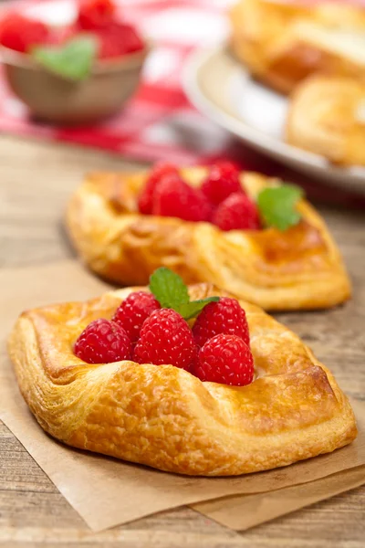 Raspberry pastries — Stock Photo, Image