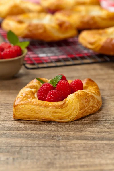 Raspberry pastries — Stock Photo, Image