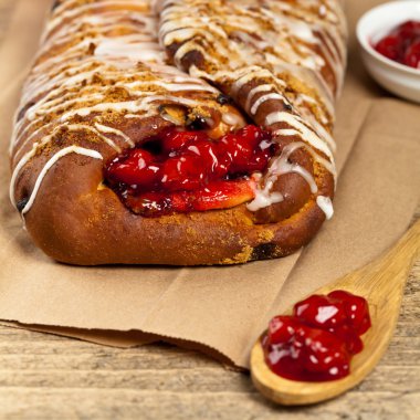 Kiraz ile tatil ekmek