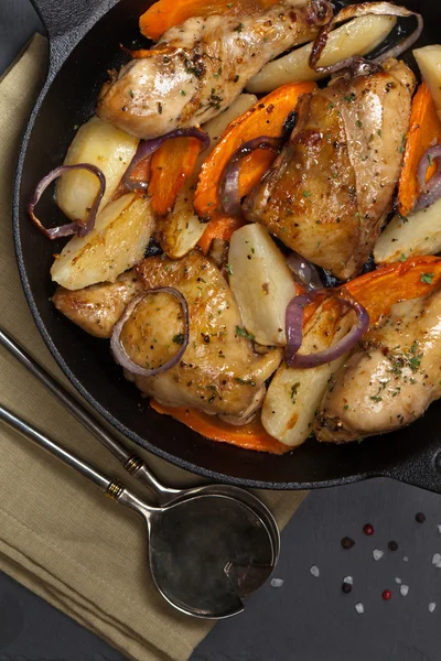 Roasted chicken thighs — Stock Photo, Image