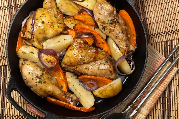 Roasted chicken thighs — Stock Photo, Image