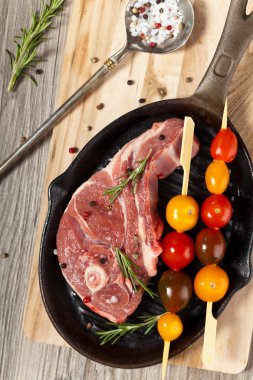 çiğ kuzu pirzolası