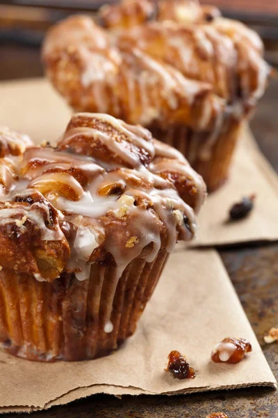 Muffins aux raisins à la cannelle — Photo