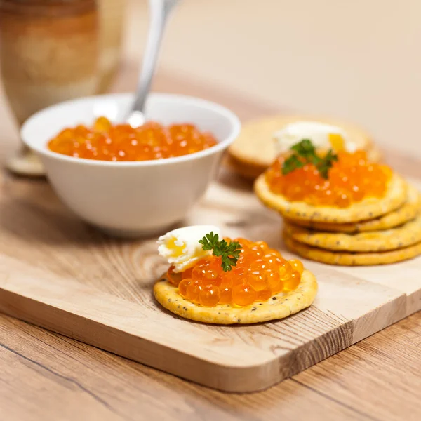 Canapé caviar vermelho — Fotografia de Stock