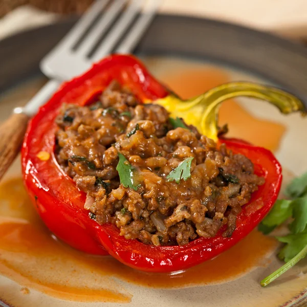 Peperoni ripieni con carne — Foto Stock