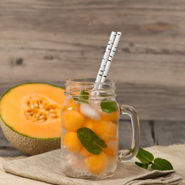 Kavun ve naneli limonata