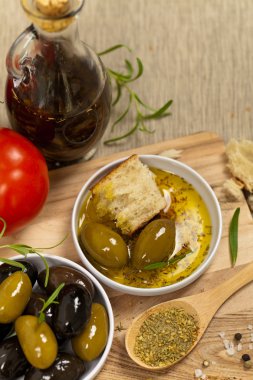 İtalyan yemekleri meze ekmek ve zeytinyağı