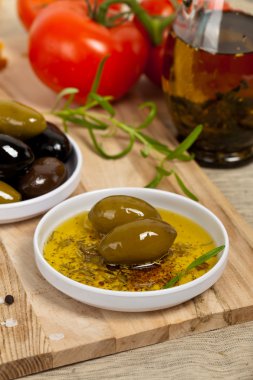 İtalyan yemekleri meze ekmek ve zeytinyağı