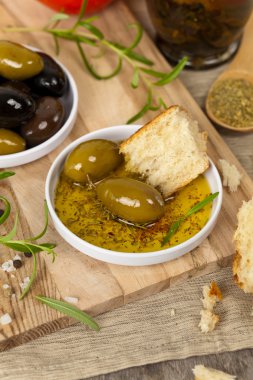 zeytinyağı ile ekmek