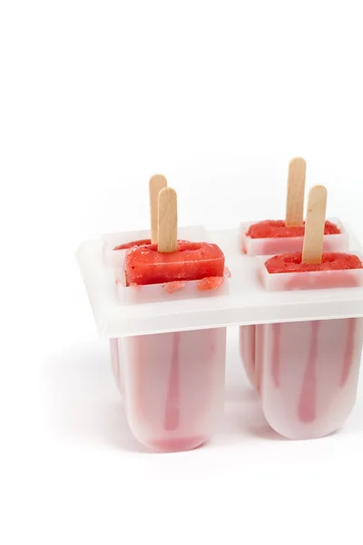 冰棒冷冻草莓水果酒吧 — 图库照片
