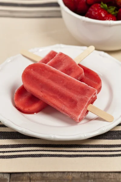 Barras de fruta de fresa congeladas — Foto de Stock