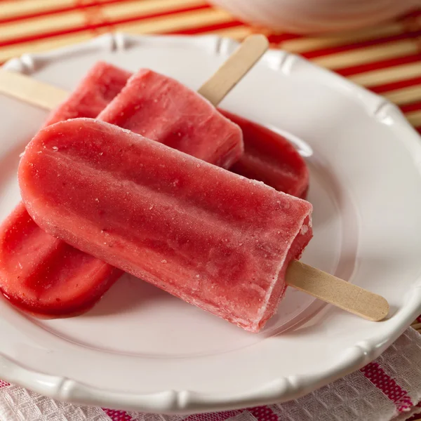 Barras de fruta de fresa congeladas — Foto de Stock