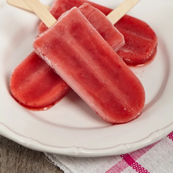 Barras de fruta de fresa congeladas — Foto de Stock