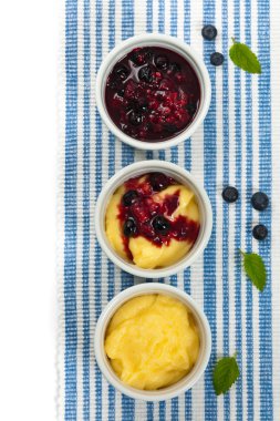 Puding Blueberry ile