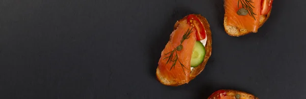 Canape au saumon fumé — Photo