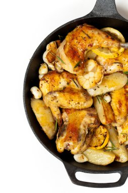 Kızarmış tavuk butları.