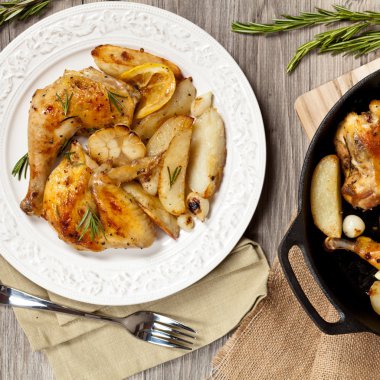 Kızarmış tavuk butları.