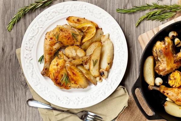 Roasted chicken thighs — Stock Photo, Image