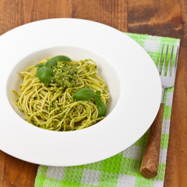 Pesto ile makarna