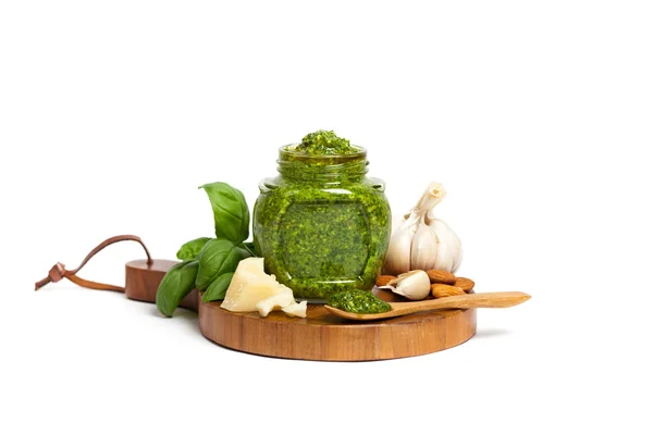 Pesto de manjericão — Fotografia de Stock