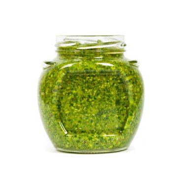 Ev yapımı fesleğen pesto