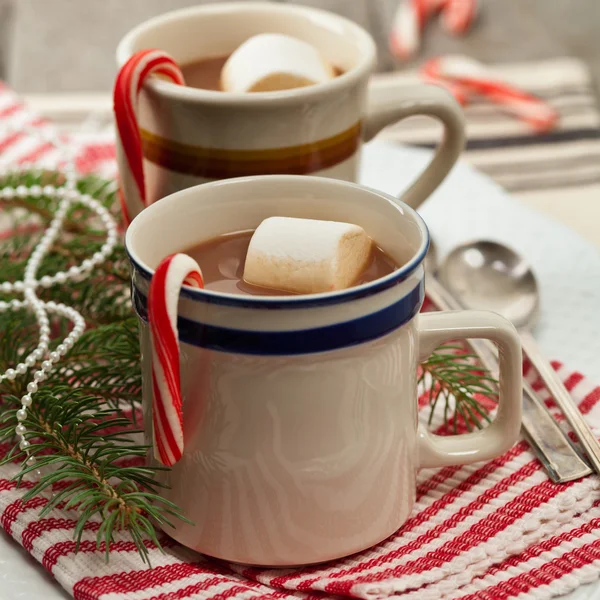 Chocolate quente e marshmallows — Fotografia de Stock