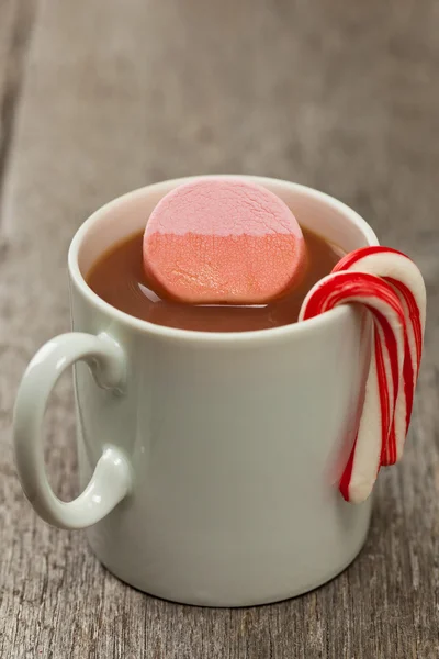 Chocolate quente e marshmallows — Fotografia de Stock