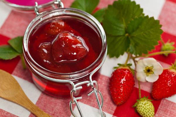 Домашний клубничный джем
