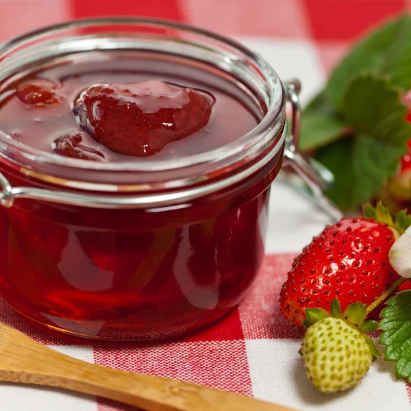 ev yapımı çilek reçeli