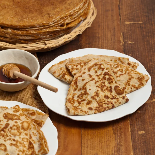 Zelfgemaakte Russische pannenkoeken — Stockfoto