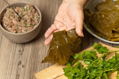 Çiğ dolma yaprak