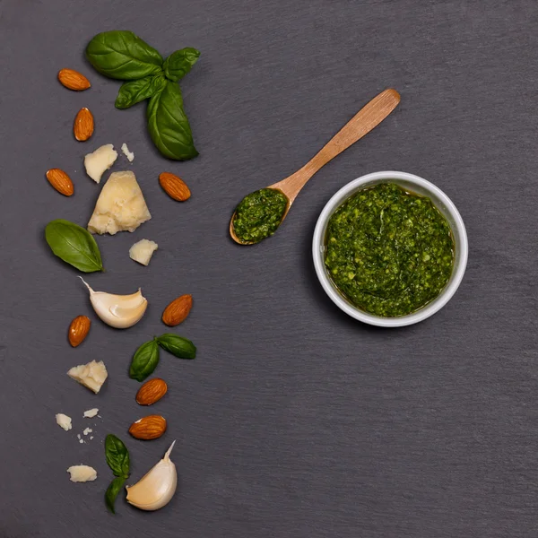 Pesto di basilico fresco — Foto Stock