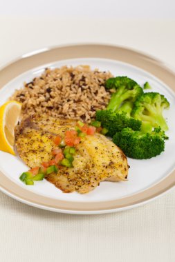 Balık yemek - kızarmış balık filetosu