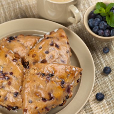 Yaban mersinli pasta çörek