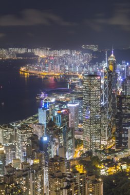 Geceleyin Hong Kong silueti