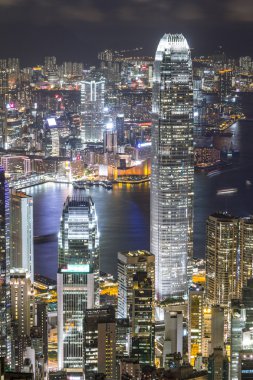 Geceleyin Hong Kong silueti