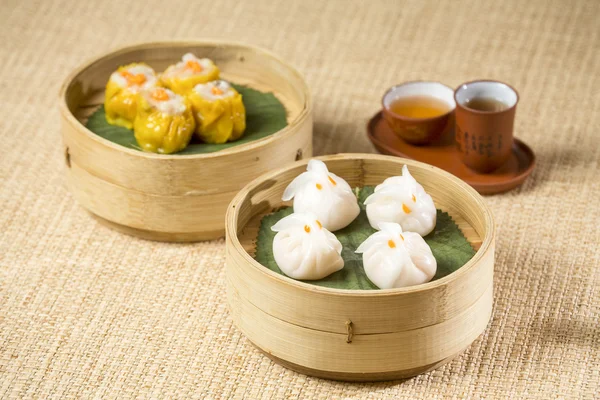 Chinese Dim Sum with tea — Stock Photo, Image