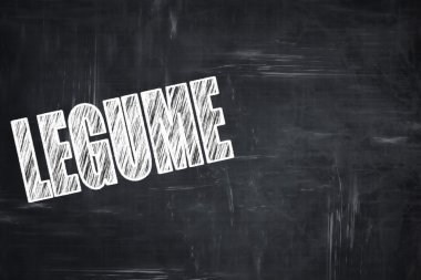 Kara tahta arka plan ile tebeşir harfler: lezzetli baklagil işareti