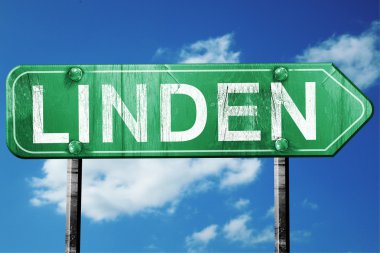 ıhlamur yol işaret, yıpranmış ve hasarlı bir görünüm