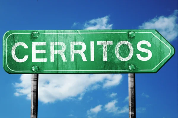 Дорожній знак Cerritos, зношений і пошкоджений вигляд — стокове фото