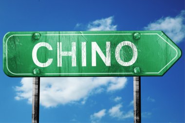 Chino yol işaret, yıpranmış ve hasarlı bir görünüm