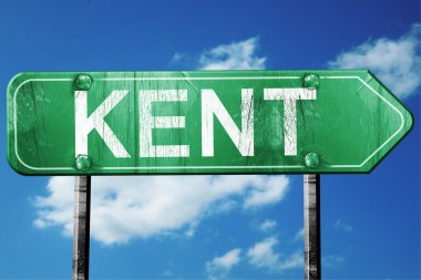 Kent yol işaret, yıpranmış ve hasarlı bir görünüm