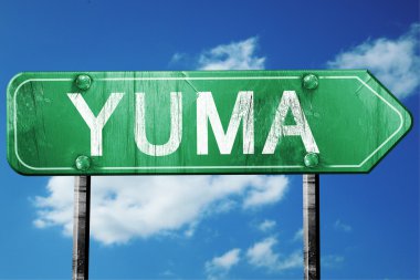 yuma yol işaret, hasarlı ve aşınmış bak