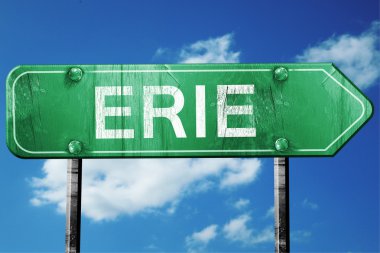 erie yol işaret, hasarlı ve aşınmış bak