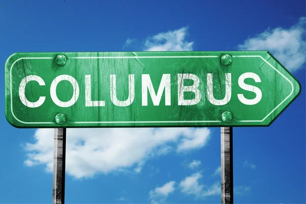 Columbus vägskylt, slitna och skadade ser — Stockfoto